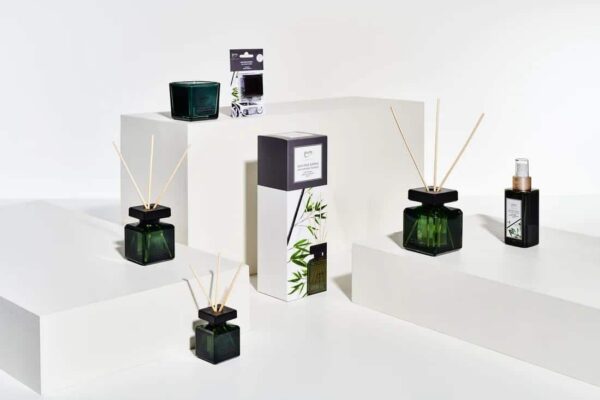 Essentials kaars 125g Black Bamboo - Afbeelding 2